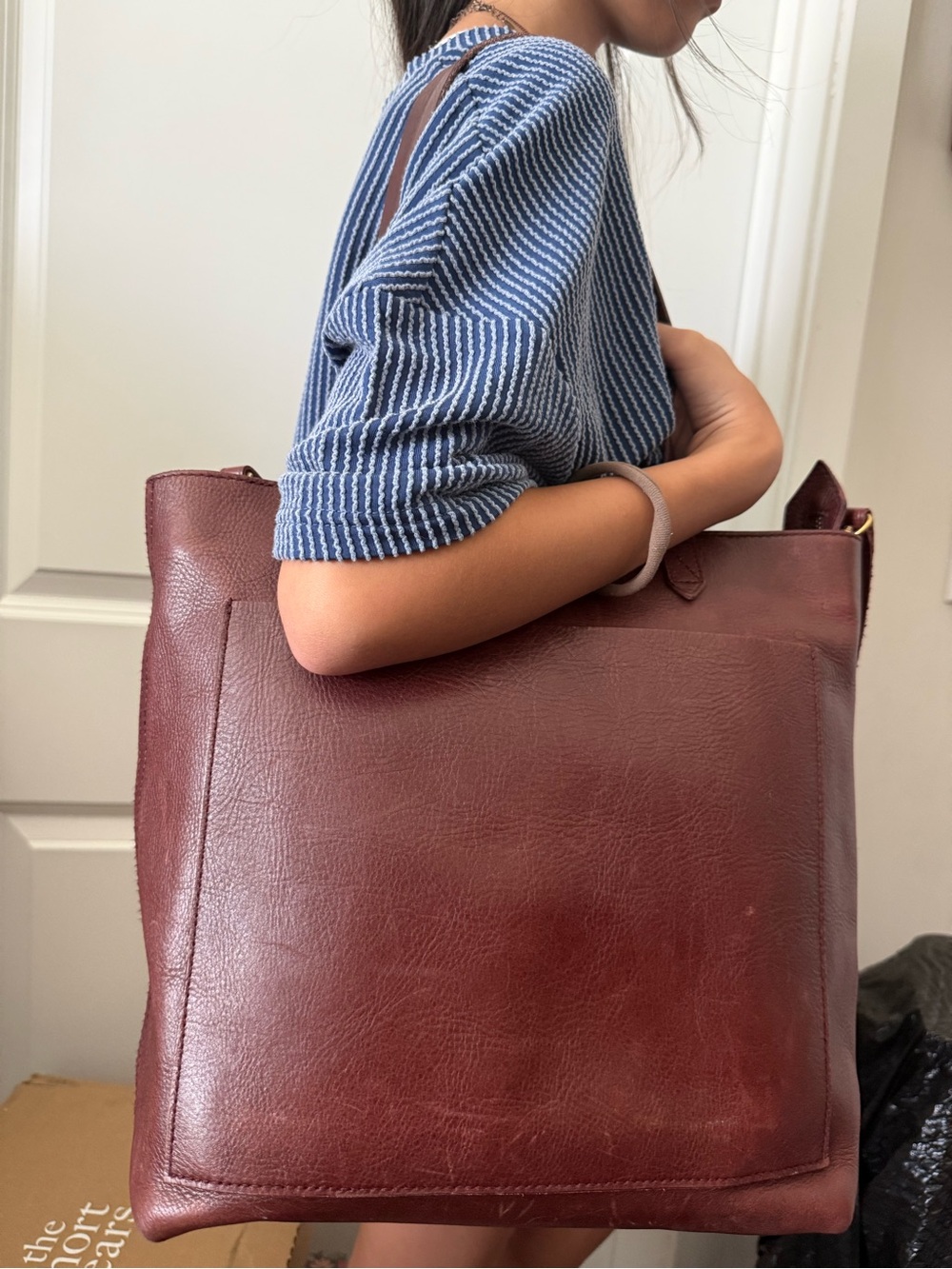 Madewell Leather Tote in Dark Burgundy - Picture 3 of 4